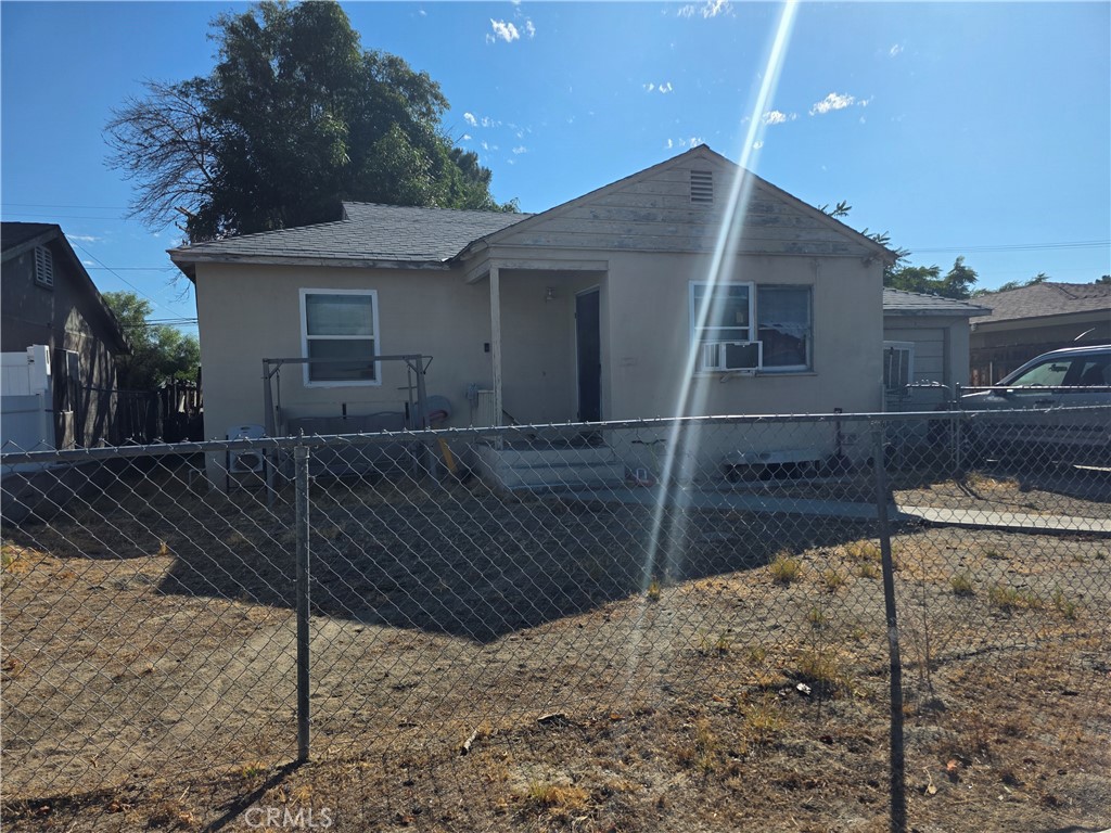 264 N Dillon, San Jacinto, CA 92583 — photo 1