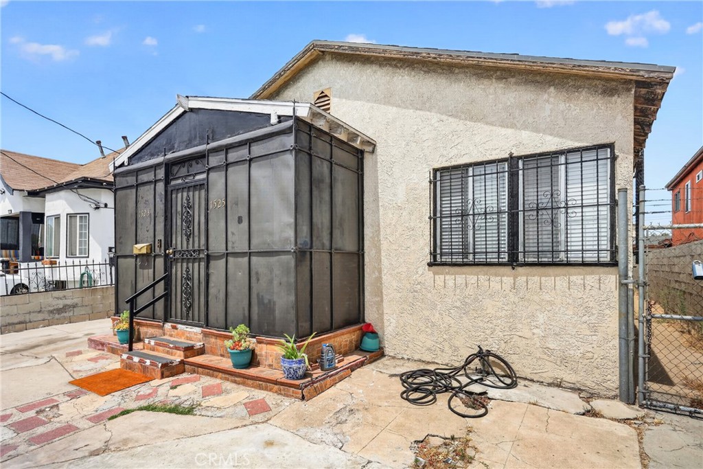 1523 E Vernon, Los Angeles, CA 90011 — photo 1