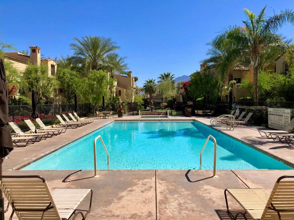 230 Villorrio Drive E, Palm Springs, CA 92262 — photo 1
