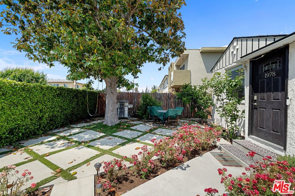1978 S Holt Avenue, Los Angeles, CA 90034 — photo 1