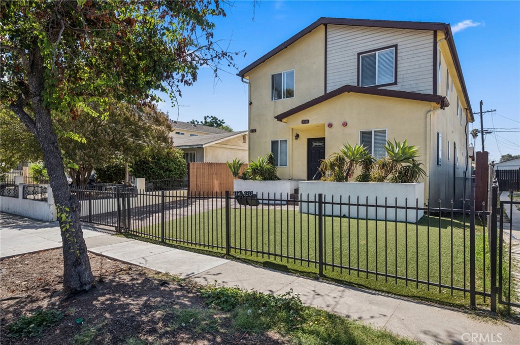 330 E 101st Street, Los Angeles, CA 90003 — photo 1
