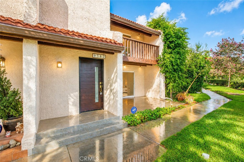 9512 Via Venezia, Burbank, CA 91504 — photo 1