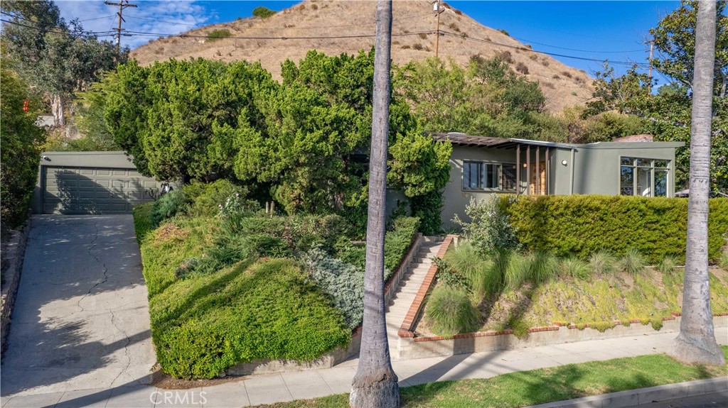 1011 W Mountain, Glendale, CA 91202 — photo 1