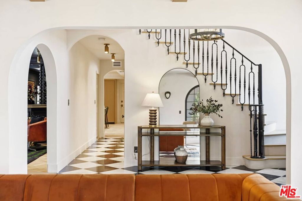 8244 Skyline Drive, Los Angeles, CA 90046 — photo 1