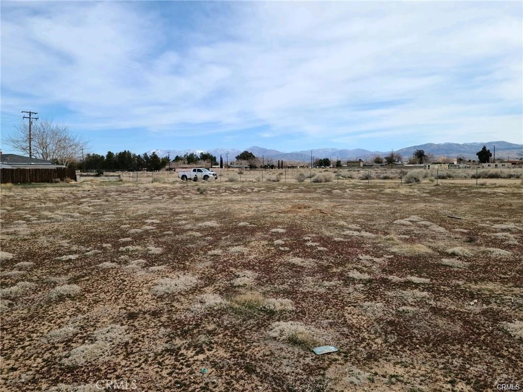 25 E Avenue Q2, Palmdale, CA 93550 — photo 1