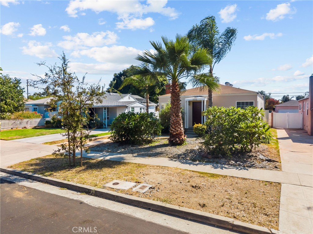 1733 S Carmelina Avenue, Los Angeles, CA 90025 — photo 1