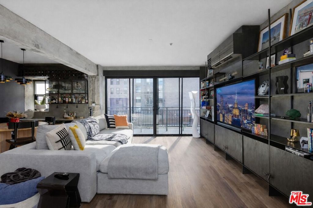 416 S Spring Street 609, Los Angeles, CA 90013 — photo 1