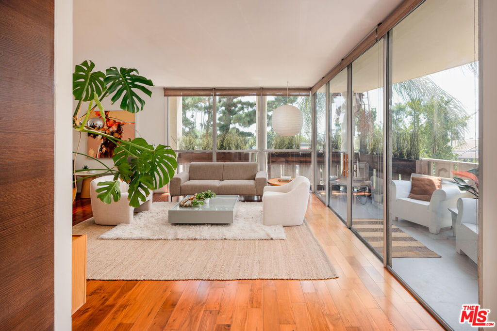 4455 Los Feliz Boulevard 207, Los Angeles, CA 90027 — photo 1