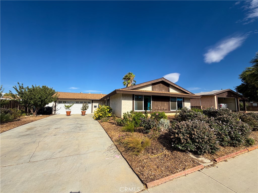 44148 Gingham Avenue, Lancaster, CA 93535 — photo 1