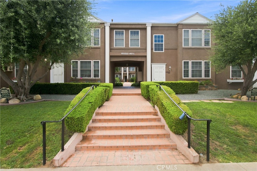15034 Dickens Street 4, Sherman Oaks, CA 91403 — photo 1