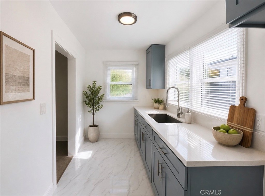 4215 S Budlong, Los Angeles, CA 90037 — photo 1