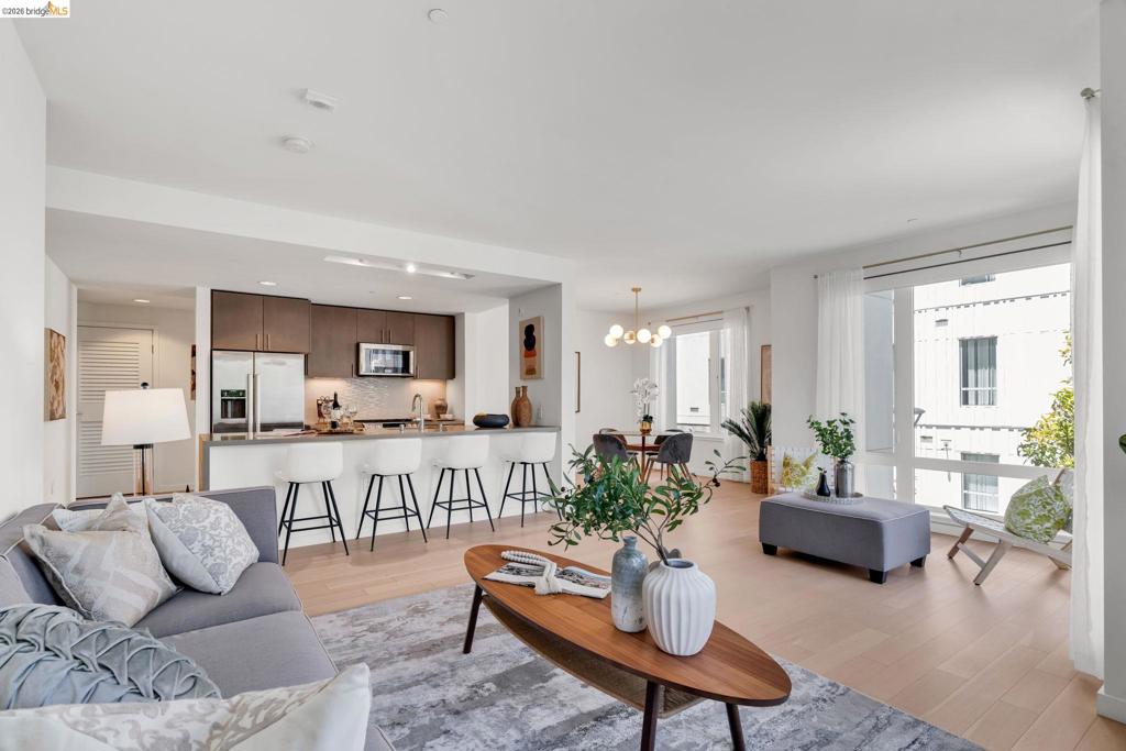 51 Innes Ct 204, San Francisco, CA 94124 — photo 1