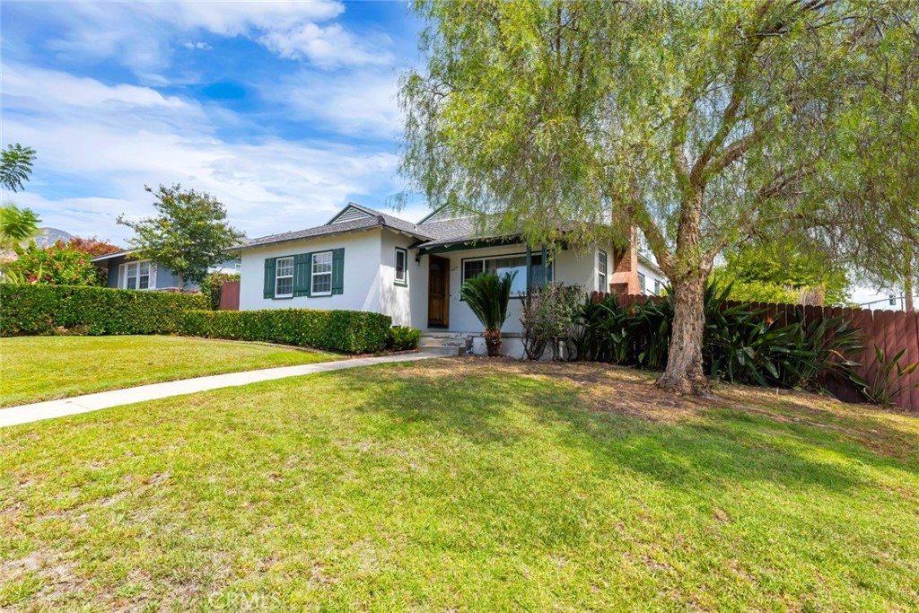 400 University Avenue, Burbank, CA 91504 — photo 1