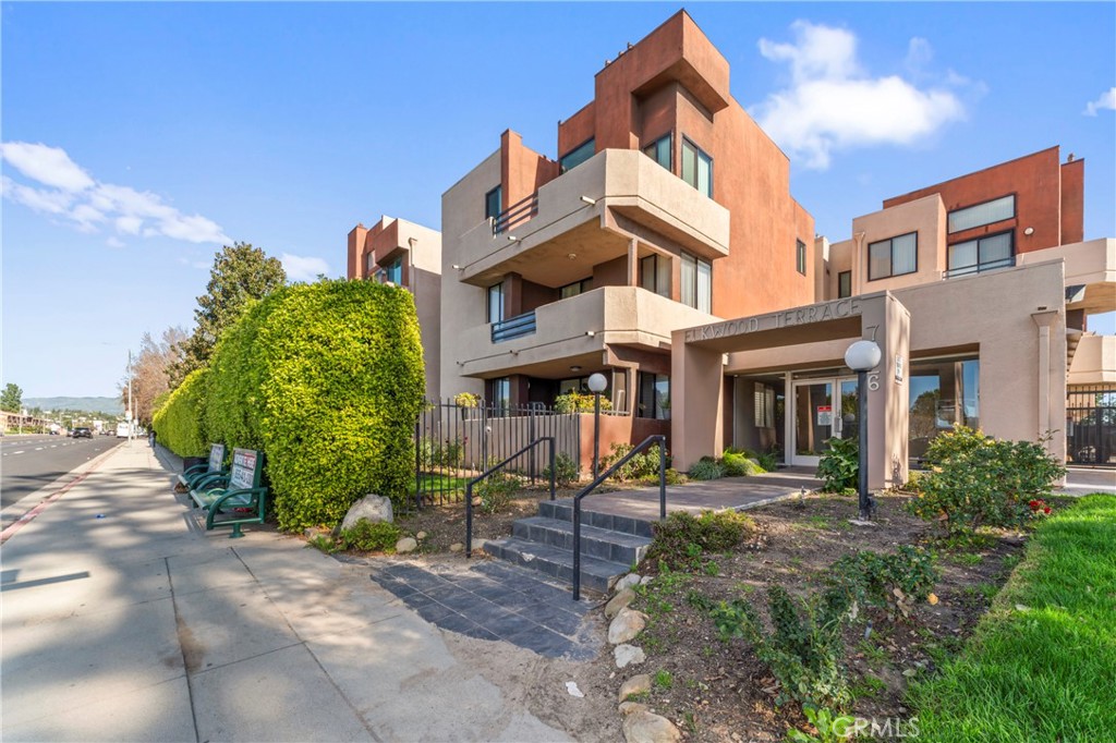 7826 Topanga Canyon Blvd 308, Canoga Park, CA 91304 — photo 1