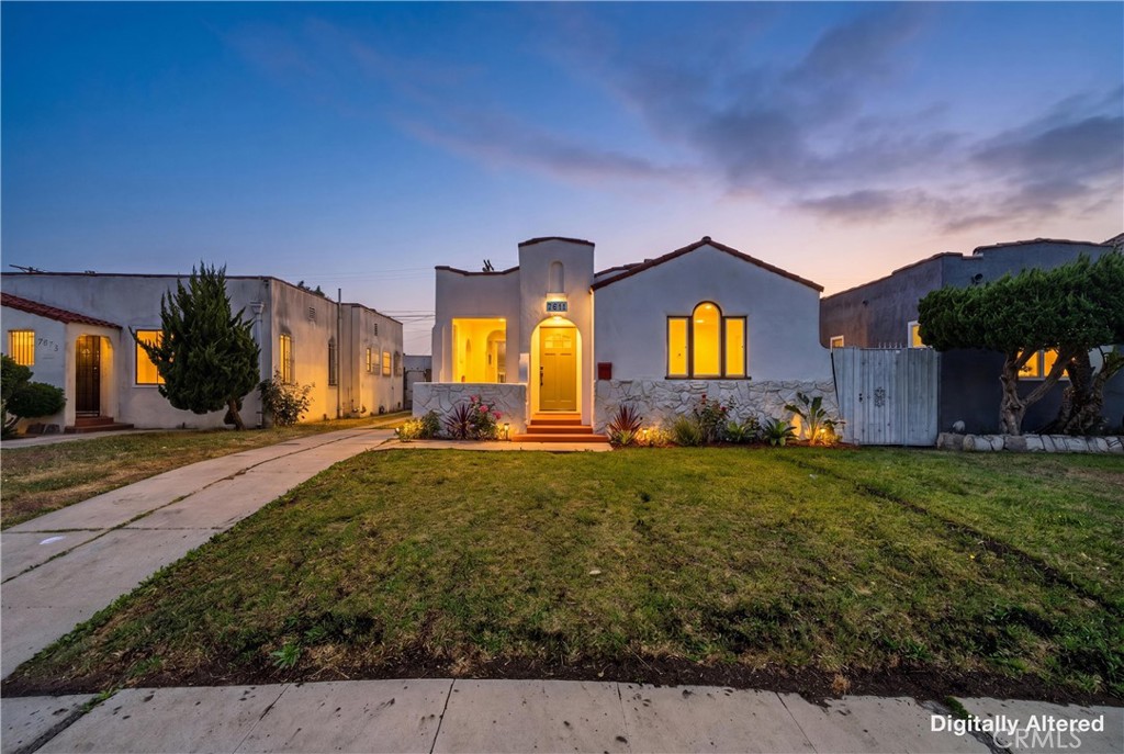 7611 S Hobart, Los Angeles, CA 90047 — photo 1