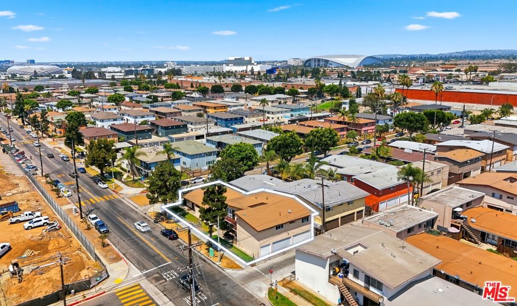 10242 S 10th Avenue, Inglewood, CA 90303 — photo 1