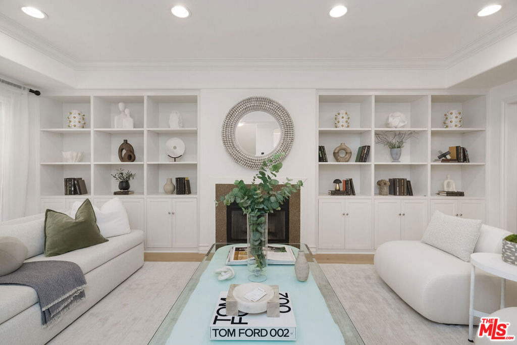 11723 Mayfield Avenue 4, Los Angeles, CA 90049 — photo 1