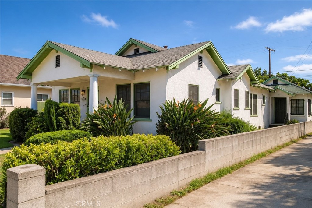 4215 S Budlong, Los Angeles, CA 90037 — photo 1