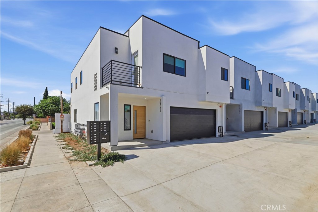 13369 W Cellest Parkway, Pacoima, CA 91331 — photo 1
