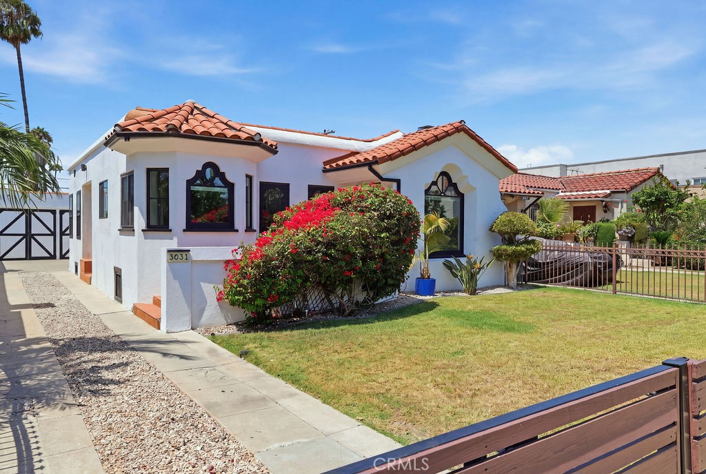 3031 9th Avenue, Los Angeles, CA 90018 — photo 1