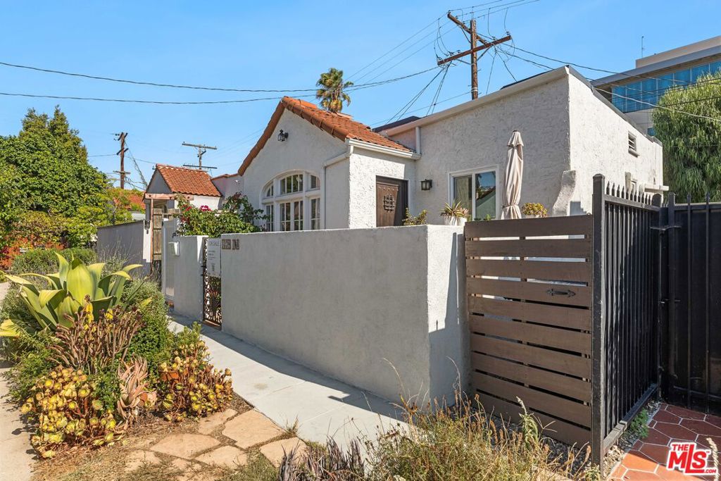 1234 1/8 N Cahuenga Boulevard, Los Angeles, CA 90038 — photo 1