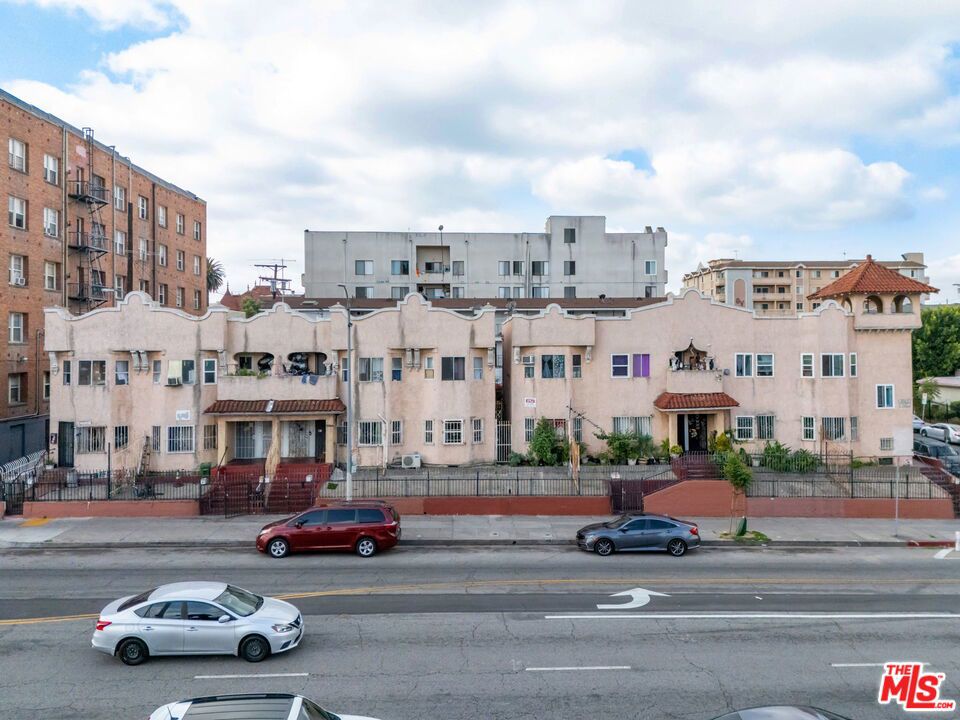 2214 W 8th Street, Los Angeles, CA 90057 — photo 1