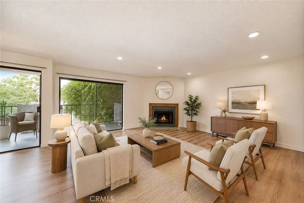 605 Redondo Avenue 203, Long Beach, CA 90814 — photo 1