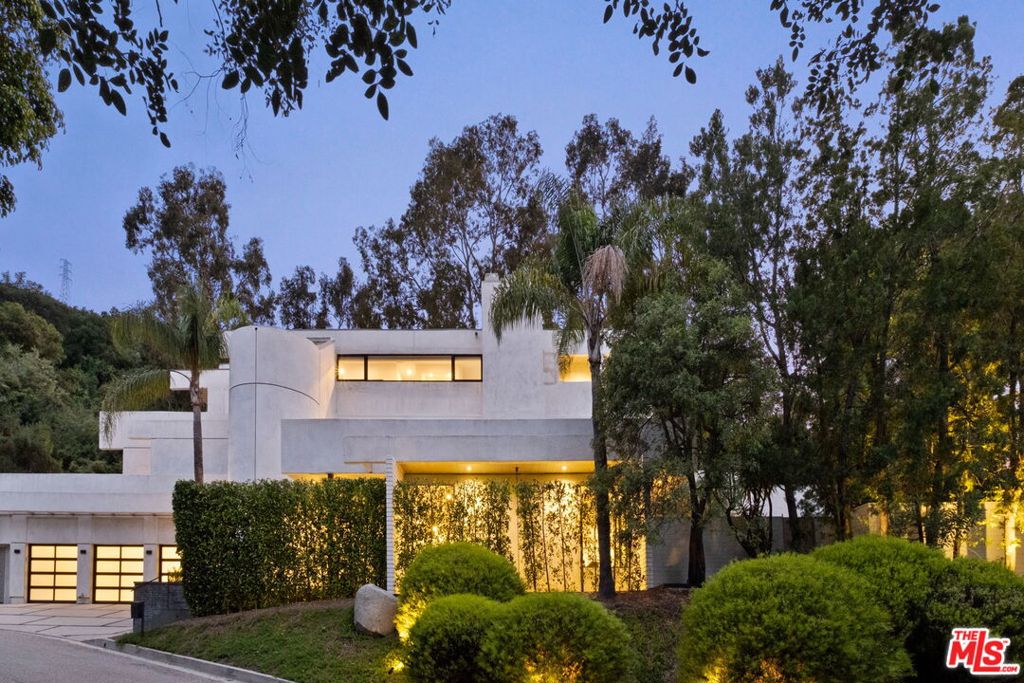 11210 Briarcliff Lane, Los Angeles, CA 91604 — photo 1