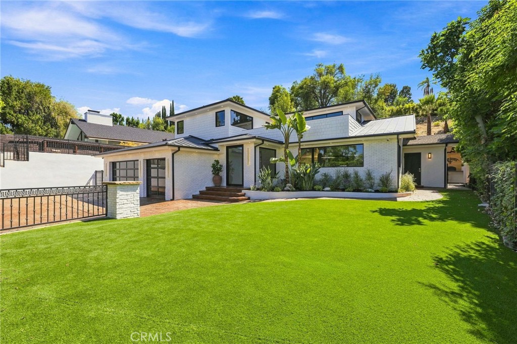 4949 Bilmoor Avenue, Tarzana, CA 91356 — photo 1