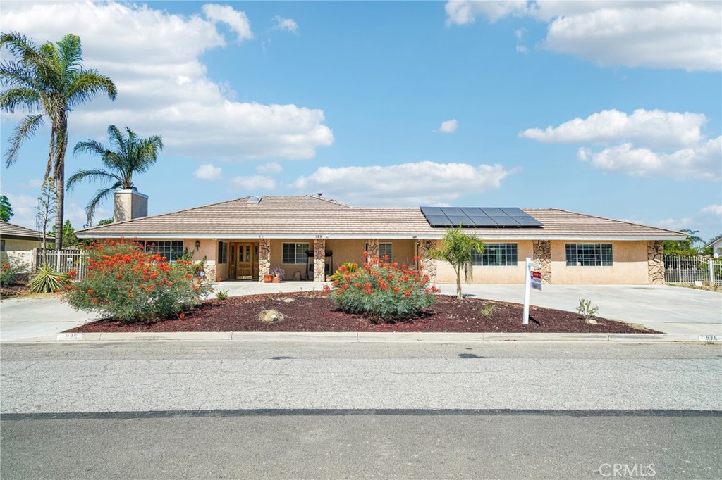 575 lauresa, Hemet, CA 92544 — photo 1