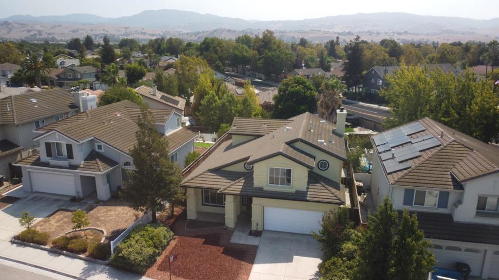 711 Hillock Drive, Hollister, CA 95023 — photo 1