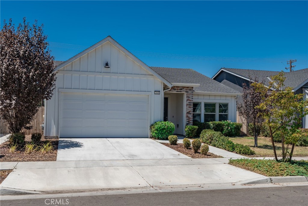 2048 N Mitchell Street, Hanford, CA 93230 — photo 1