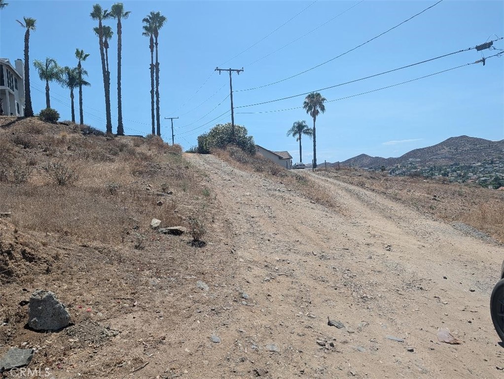123 Vista Way, Canyon Lake, CA 92587 — photo 1