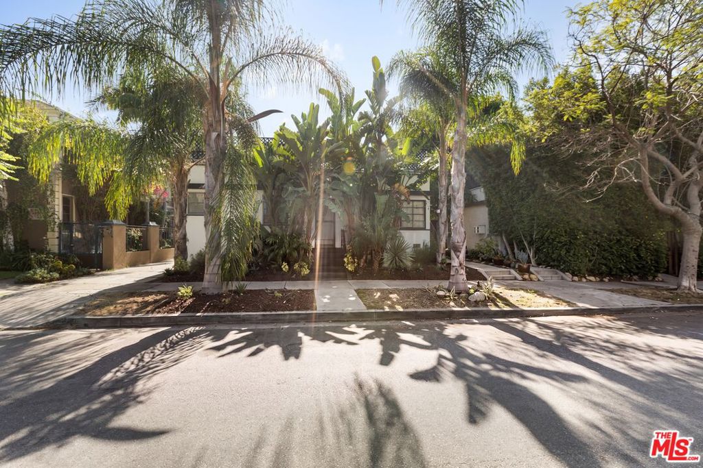 422 N Sierra Bonita Avenue, Los Angeles, CA 90036 — photo 1