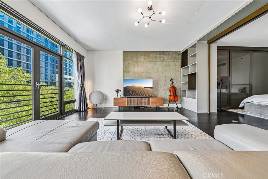 1111 S Grand Avenue 515, Los Angeles, CA 90015 — photo 1