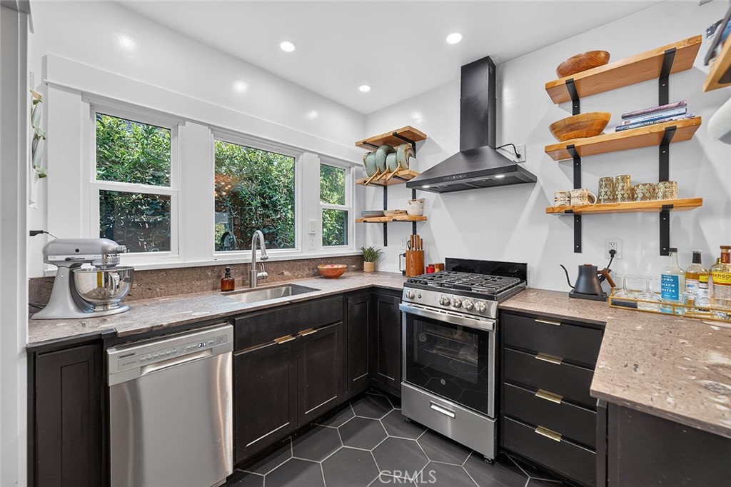 523 Olive, Long Beach, CA 90802 — photo 1