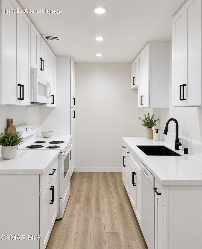 5400 Newcastle Avenue 68, Encino, CA 91316 — photo 1