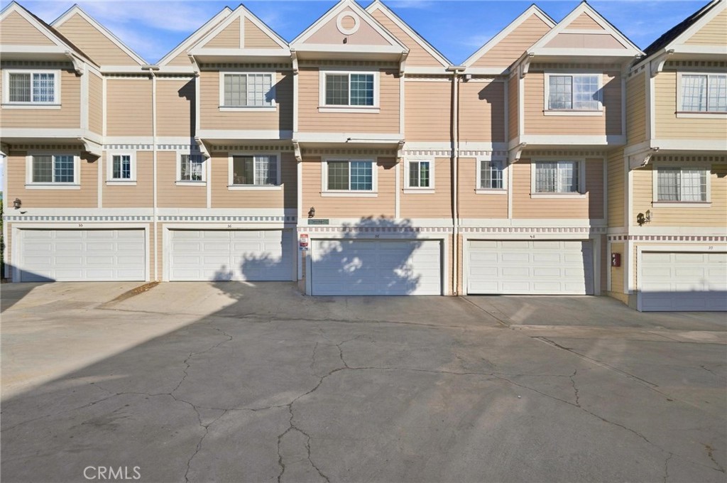 13750 Hubbard Street 57, Sylmar, CA 91342 — photo 1