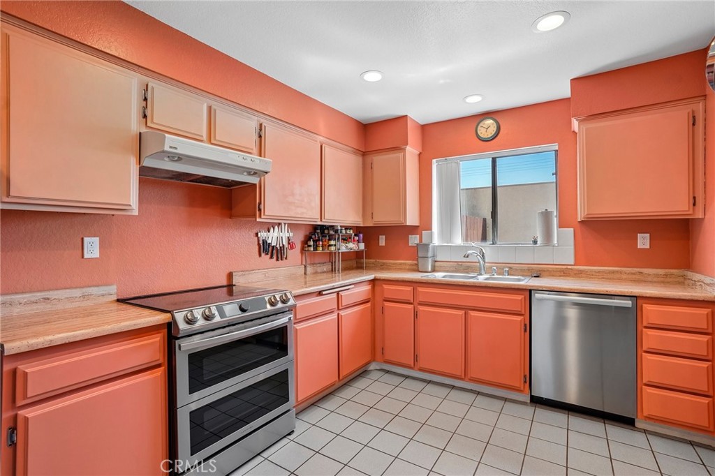 460 Salem 17, Glendale, CA 91203 — photo 1