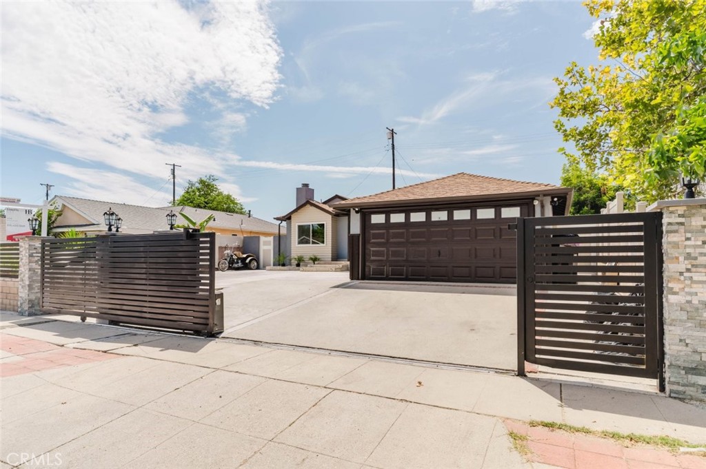 7725 Loma Verde Avenue, Canoga Park, CA 91304 — photo 1