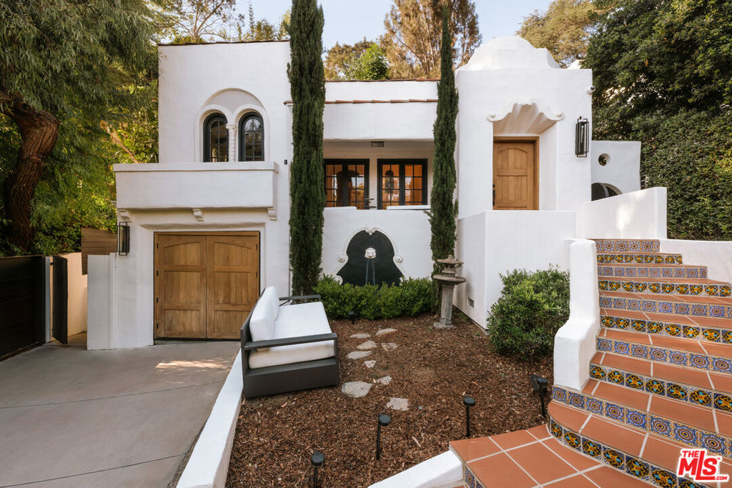 8061 Woodland Lane, Los Angeles, CA 90046 — photo 1