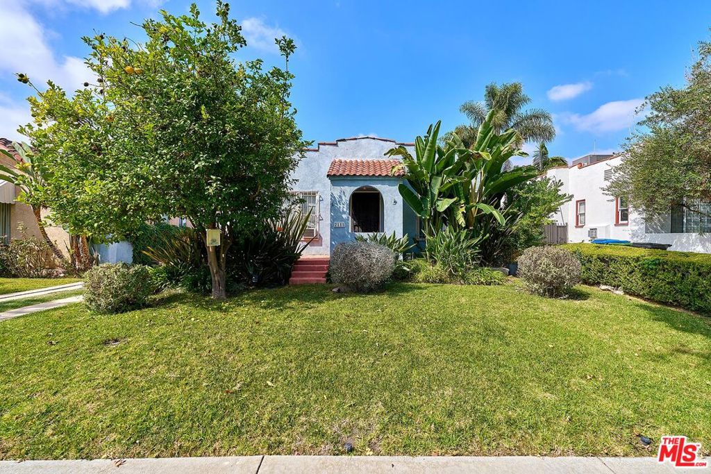 2115 S Mansfield Avenue, Los Angeles, CA 90016 — photo 1