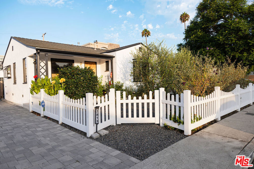 2813 S Bentley Avenue, Los Angeles, CA 90064 — photo 1