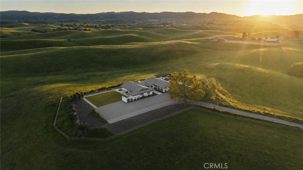 35 Wellsona Road, Paso Robles, CA 93446 — photo 1