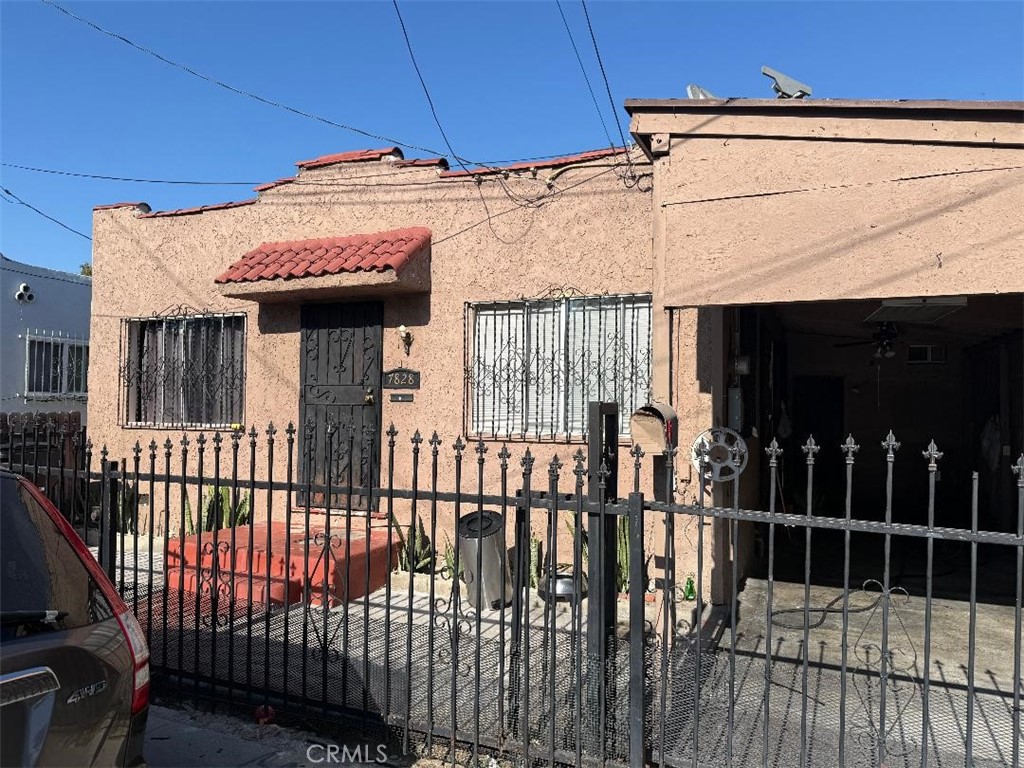7828 Bell, Los Angeles, CA 90001 — photo 1