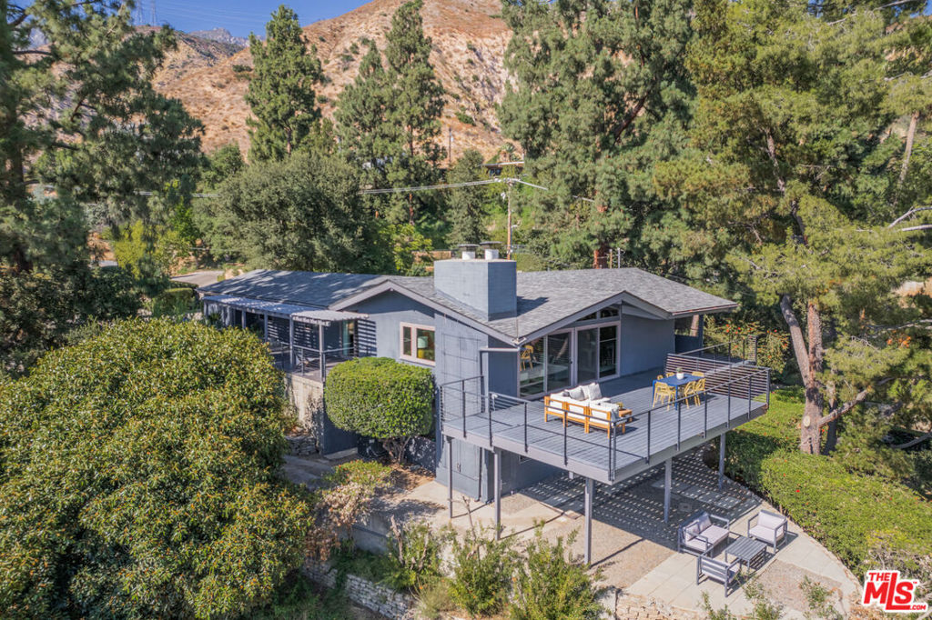 1604 Woodglen Lane, Altadena, CA 91001 — photo 1