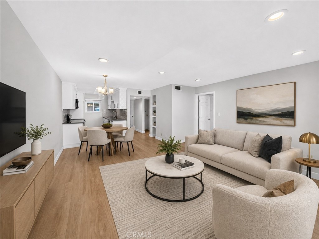 433 S Manhattan Pl 206, Los Angeles, CA 90020 — photo 1