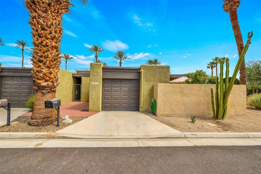 5822 E Palm Oasis Street, Palm Springs, CA 92264 — photo 1