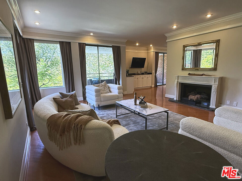 4752 Park Encino Lane 212, Encino, CA 91436 — photo 1