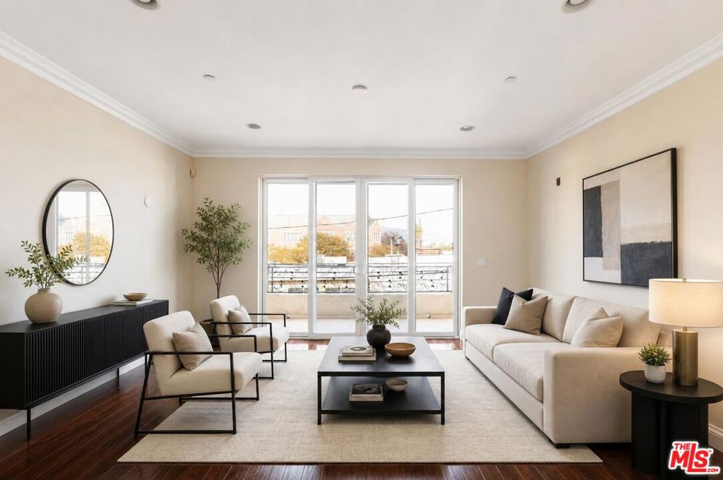 9049 Alcott Street 304, Los Angeles, CA 90035 — photo 1